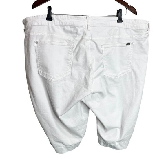 REITMAN’S R. Jeans White Bermuda Shorts Size 38 Petite - Picture 2 of 9
